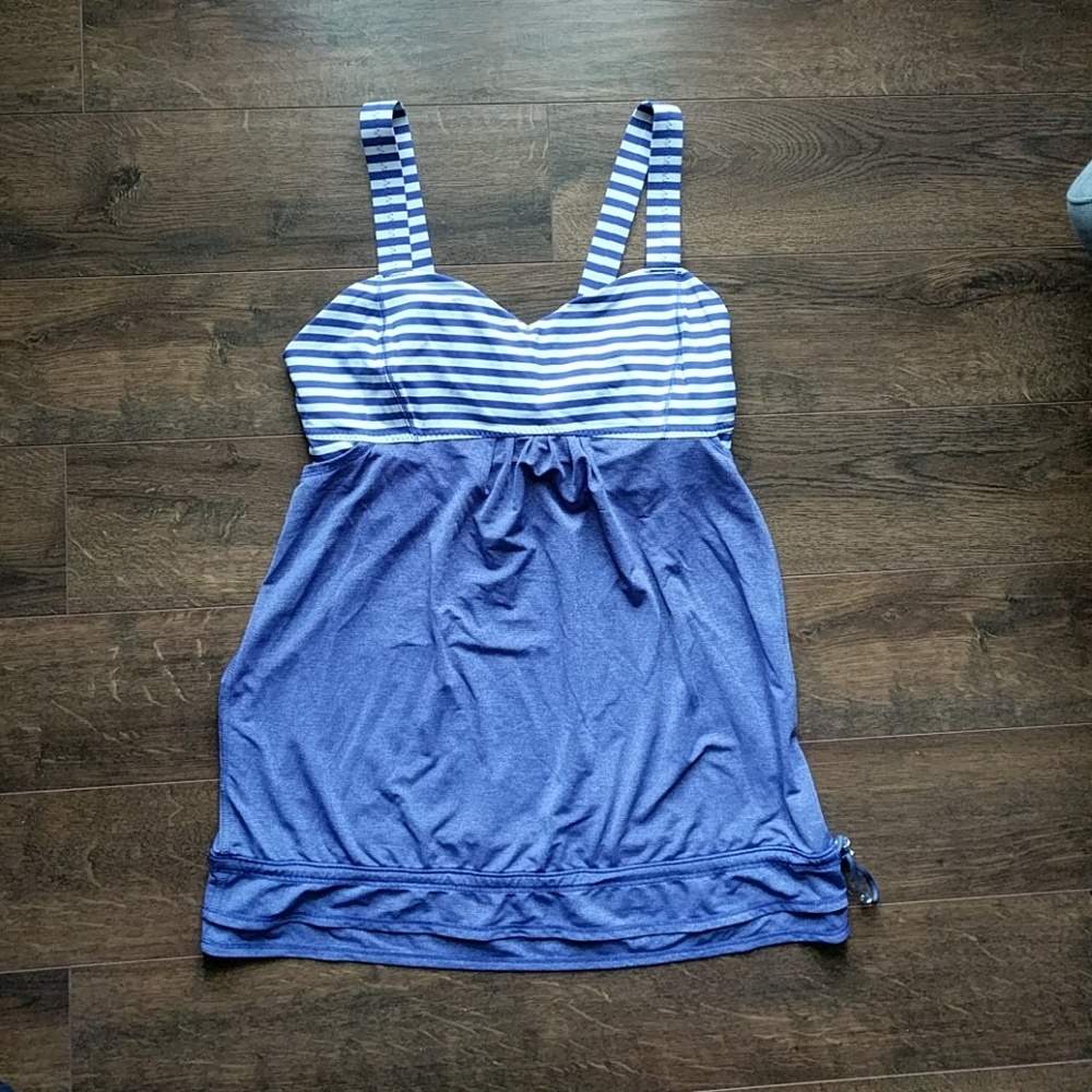 Lulemon top size 8